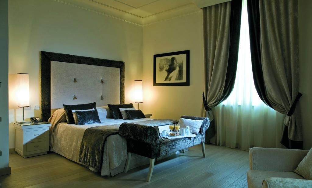 Albergo Palazzo Decumani Napoli Esterno foto